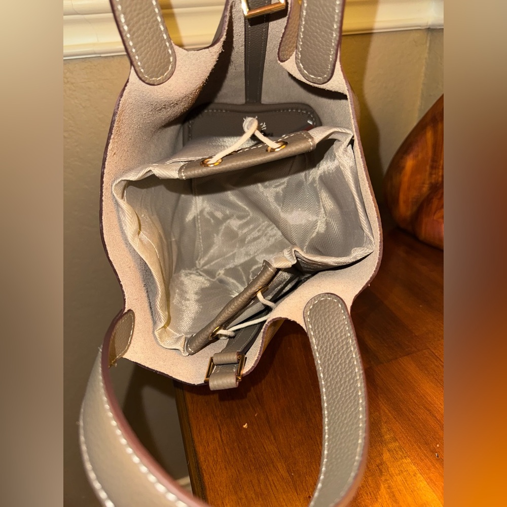 Boutique Taupe Leather Bucket Bag - Picture 5 of 8